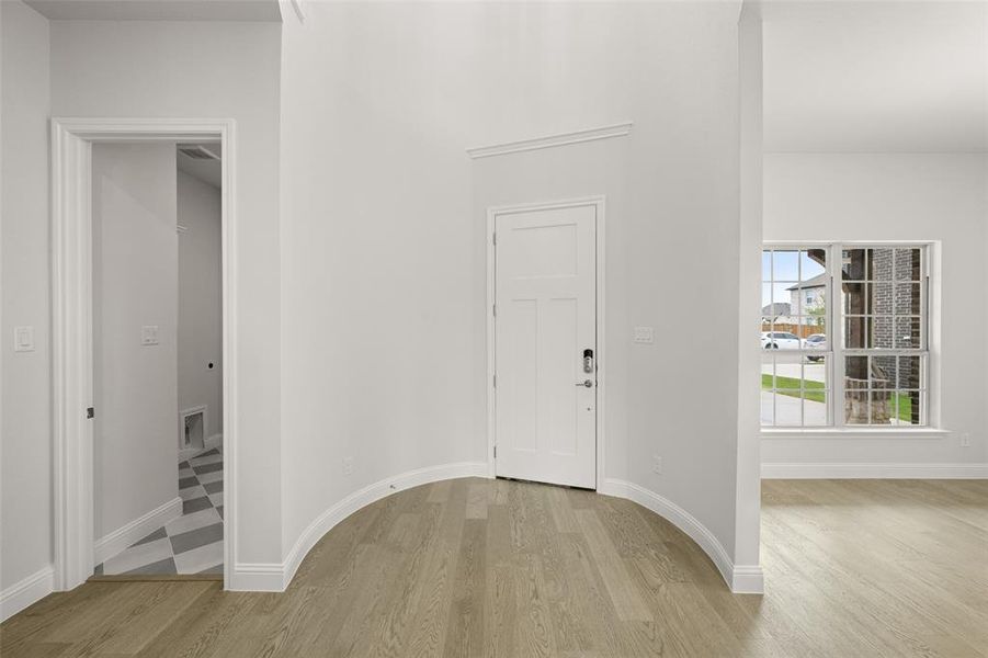 8413 Lavon- Entry-1 8413 Lavon- Entry-1