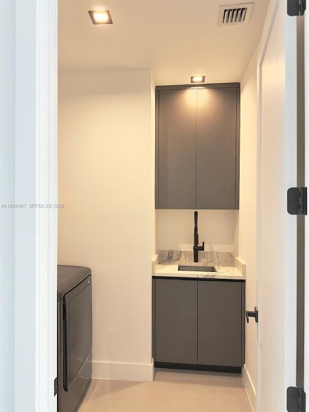 Furnished interior view inside a new home in , Fort Lauderdale (Image 8).