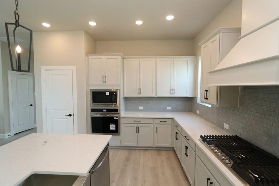 Furnished interior view inside a new home in Pomona 40' Homesites, Manvel (Image 5). Furnished interior view inside a new home in Pomona 40' Homesites, Manvel (Image 5).