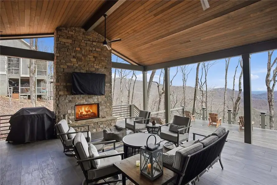 Community amenities in , Jasper (Image 34).