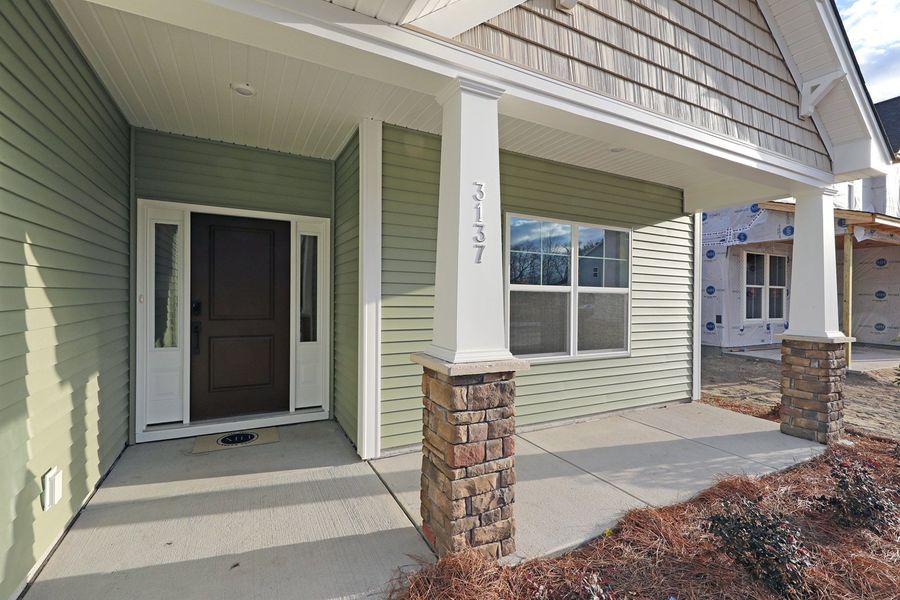 Exterior details and patio area of a home in Arcadia, Myrtle Beach (Image 3).