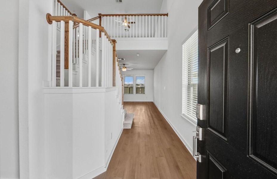 Spacious, unfurnished interior of a new home in Santa Rita Ranch, Liberty Hill (Image 32).