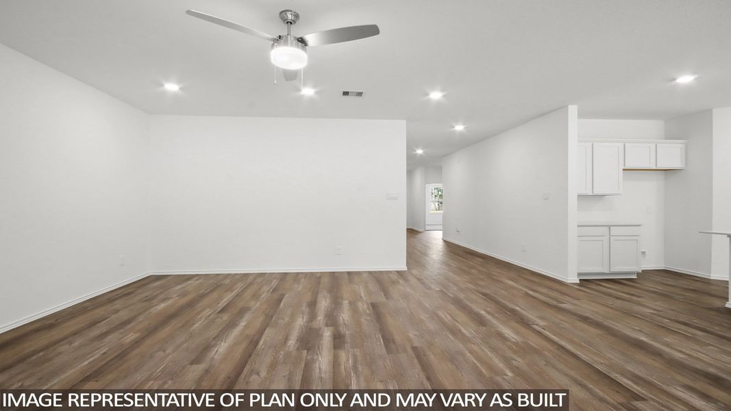 Spacious, unfurnished interior of a new home in Williams Reserve East, Conroe (Image 11).