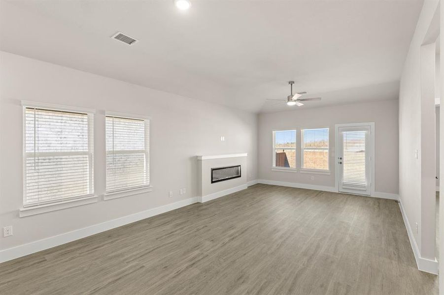 11. 748 Wilderness - Dining 11. 748 Wilderness - Dining