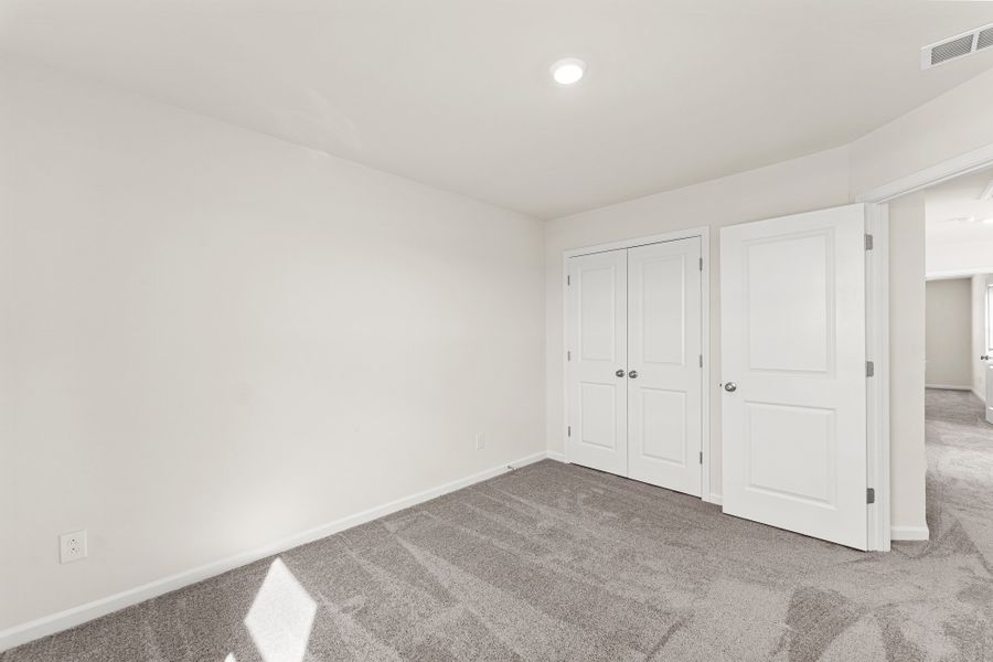 Spacious, unfurnished interior of a new home in Tucker Ridge, Pendleton (Image 23).