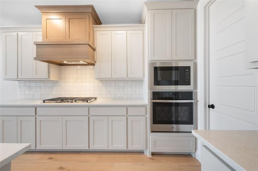 Furnished interior view inside a new home in Avondale, Fate (Image 8).
