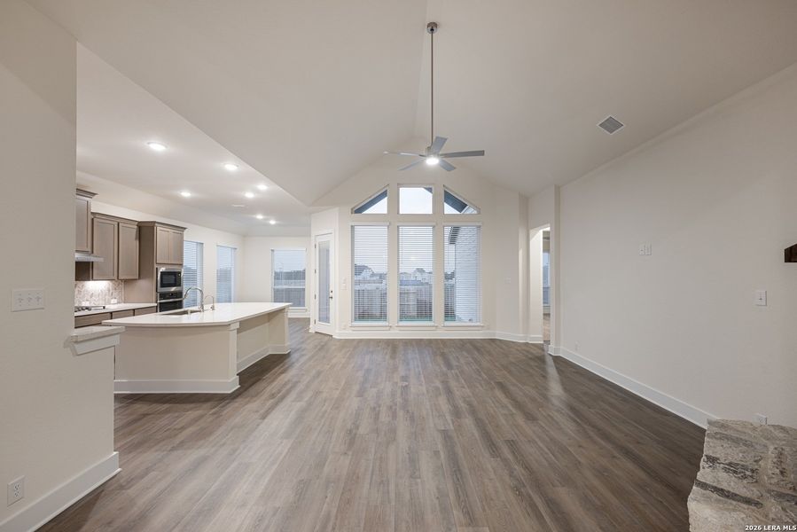 Spacious, unfurnished interior of a new home in The Reserve at Potranco Oaks, Castroville (Image 17).