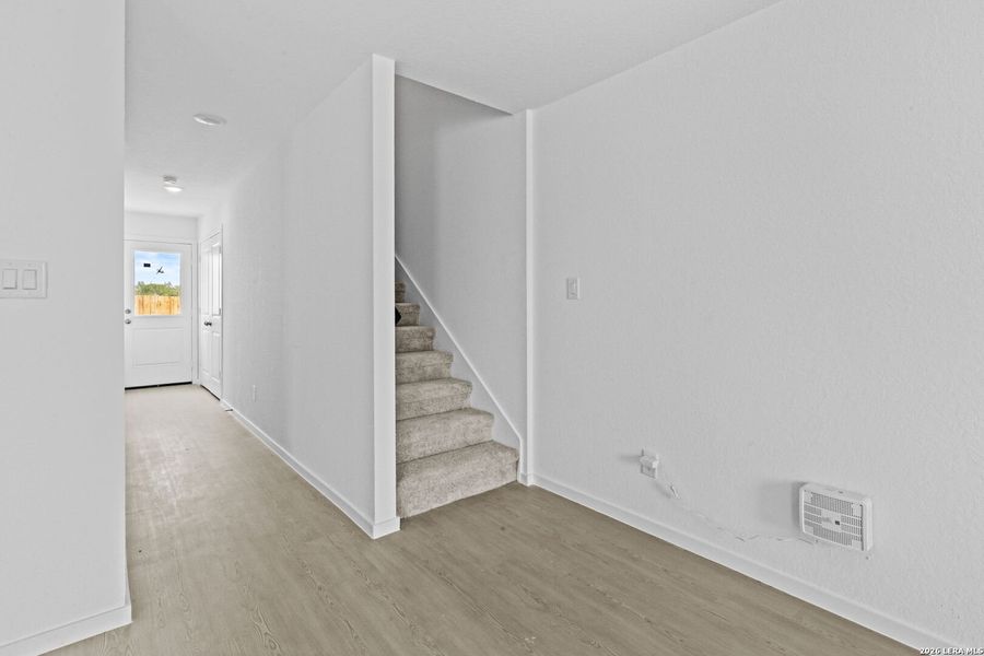 Spacious, unfurnished interior of a new home in Spring Grove, St. Hedwig (Image 26).
