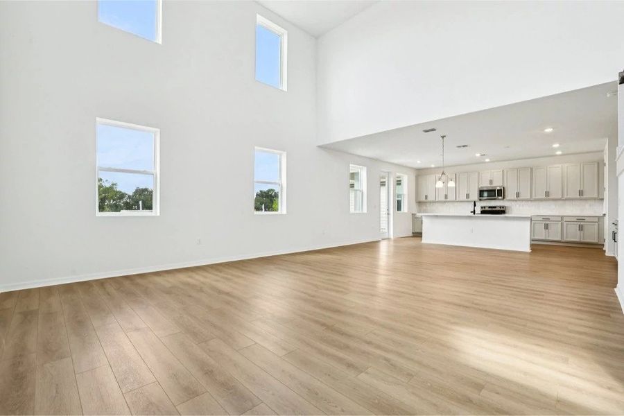 Spacious, unfurnished interior of a new home in Ardisia Park, New Smyrna Beach (Image 15).