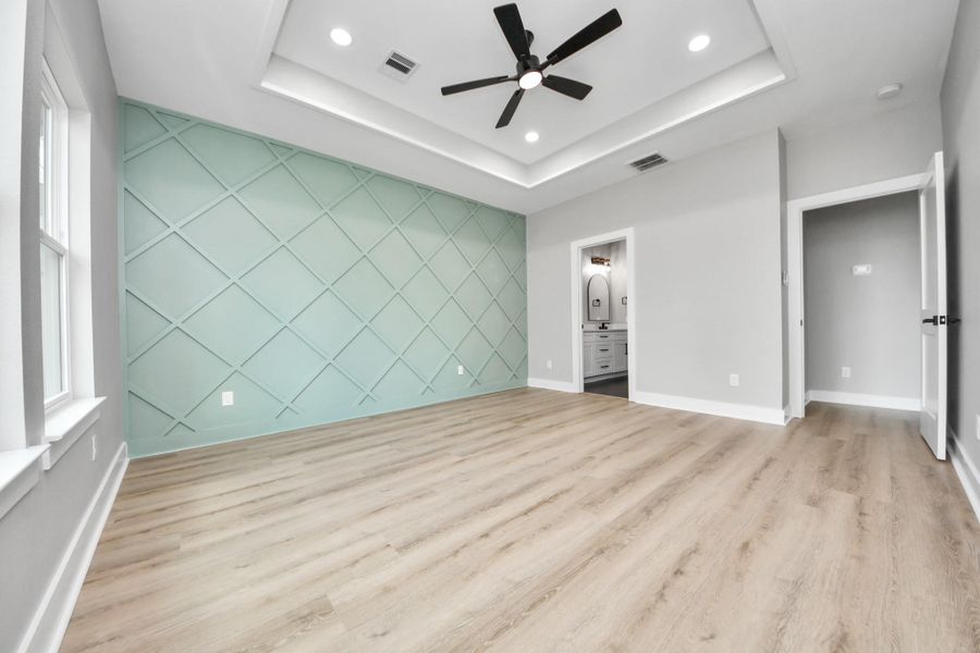Spacious, unfurnished interior of a new home in , Pasadena (Image 32).