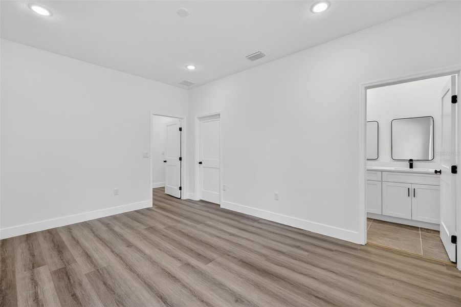 Spacious, unfurnished interior of a new home in , Ocklawaha (Image 17). Spacious, unfurnished interior of a new home in , Ocklawaha (Image 17).