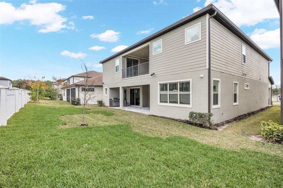Exterior details and patio area of a home in Phillips Grove, Orlando (Image 26).