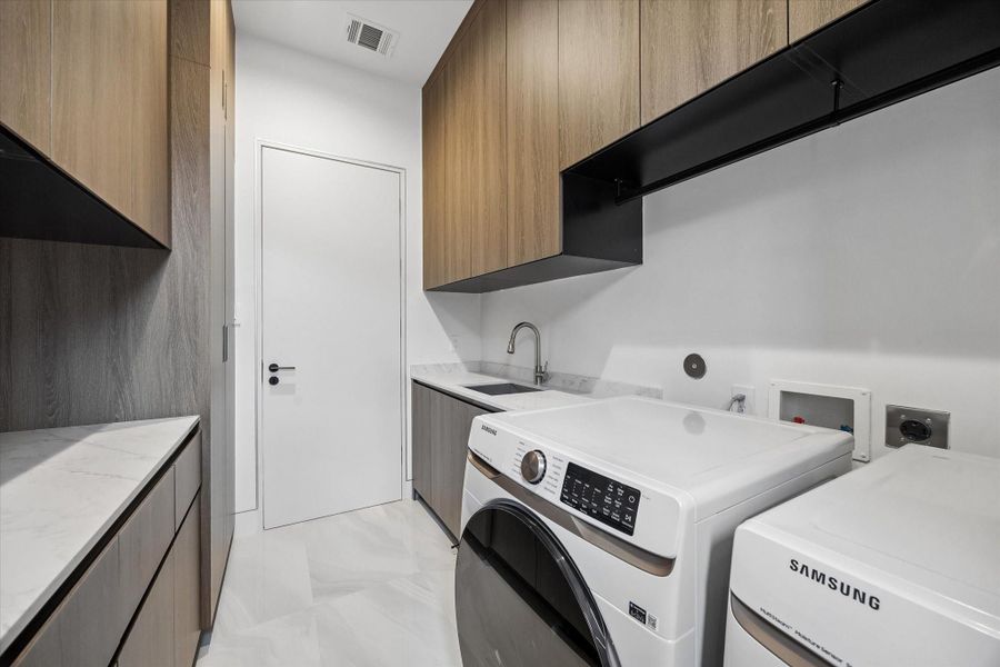 Furnished interior view inside a new home in , Houston (Image 14).
