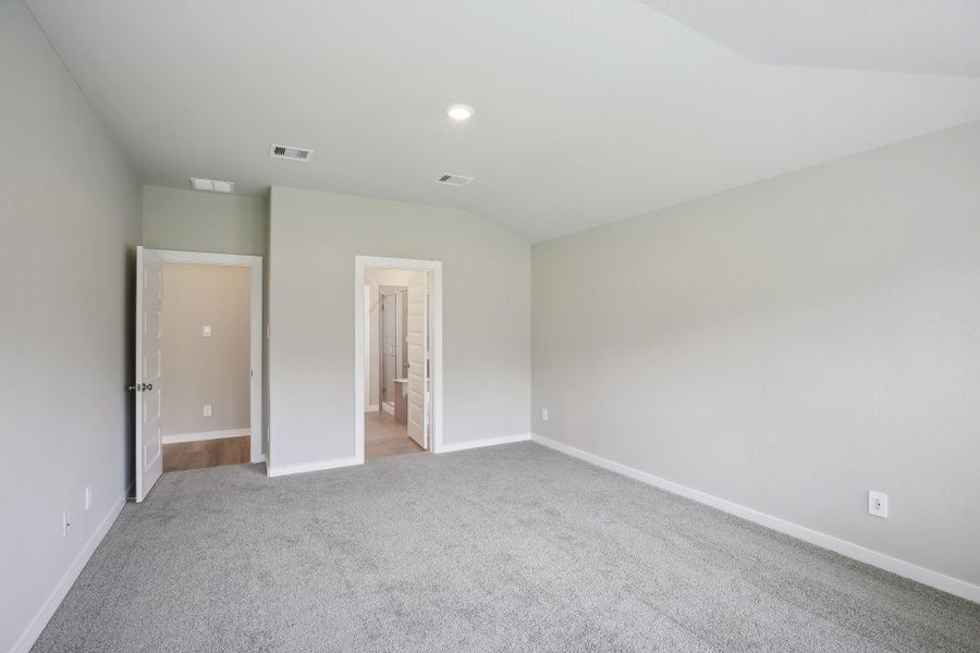 Spacious, unfurnished interior of a new home in Massey Oaks - Premier Series, Pearland (Image 18). Spacious, unfurnished interior of a new home in Massey Oaks - Premier Series, Pearland (Image 18).