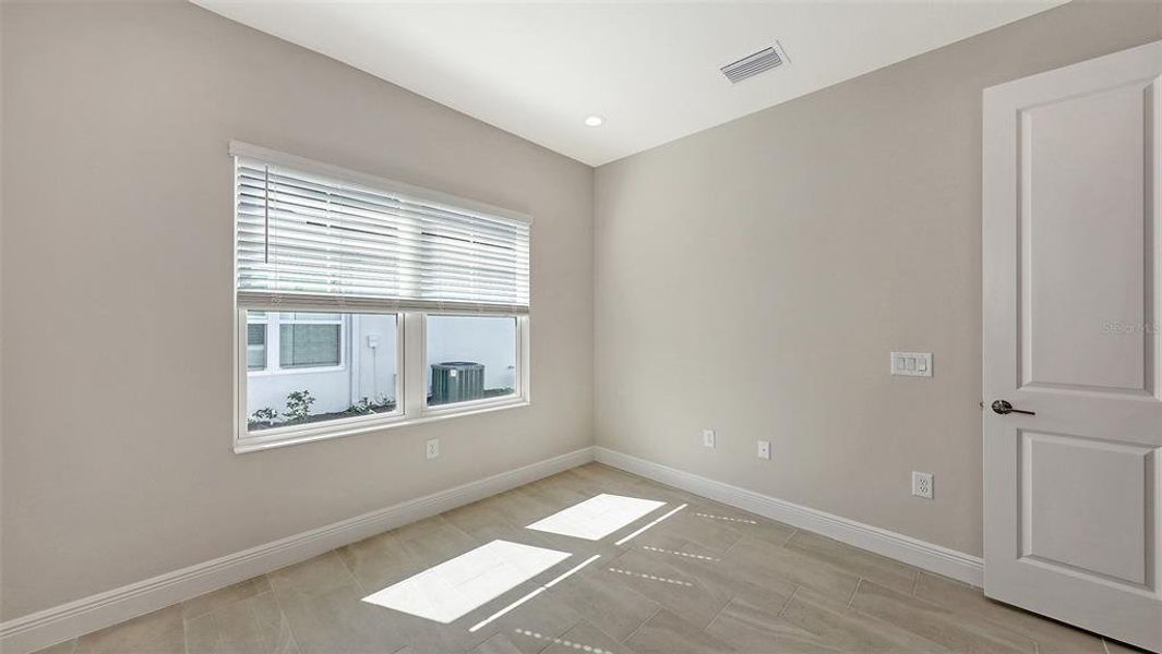 Spacious, unfurnished interior of a new home in , Venice (Image 22).