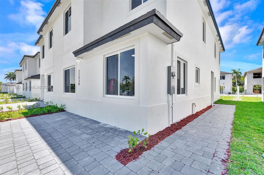Exterior details and patio area of a home in , Miami (Image 30).