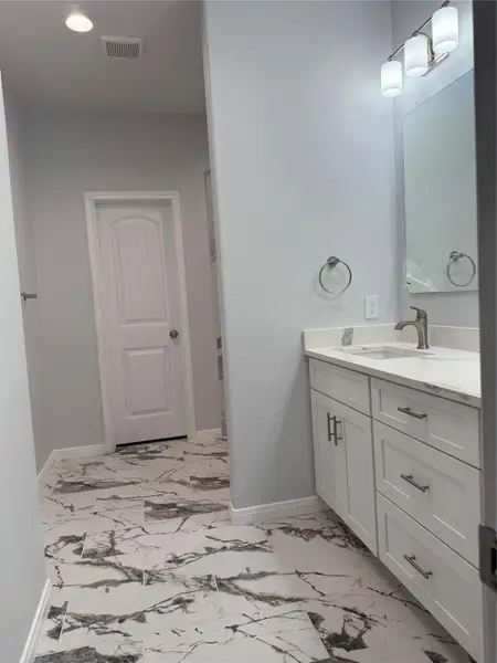 Master Bathroom Master Bathroom