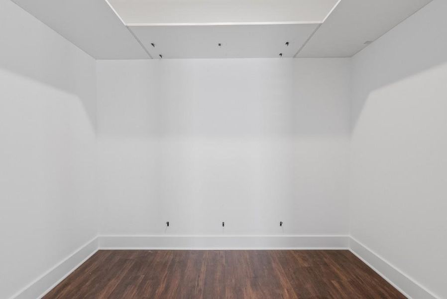 Spacious, unfurnished interior of a new home in , Stockbridge (Image 22).