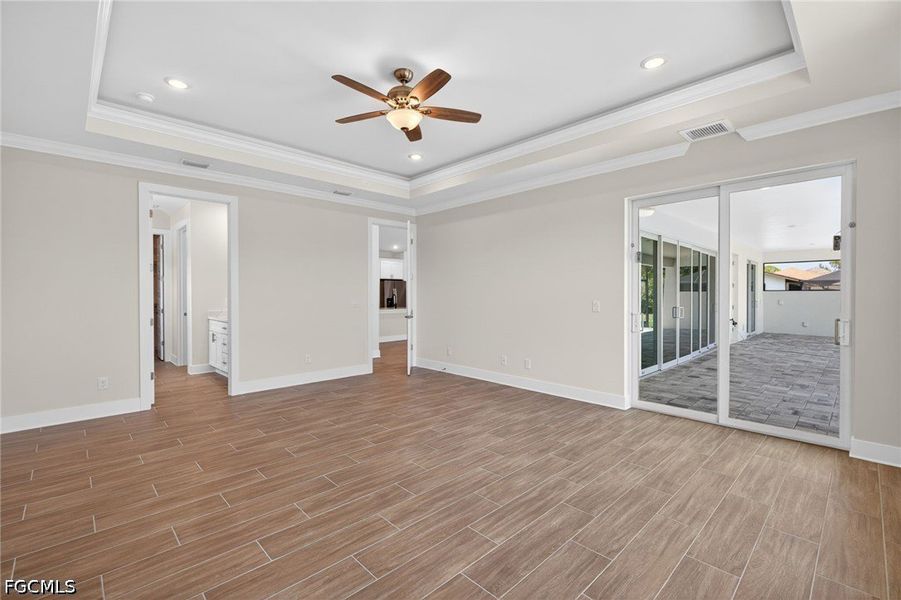 Spacious, unfurnished interior of a new home in Cape Coral, Cape Coral (Image 24).