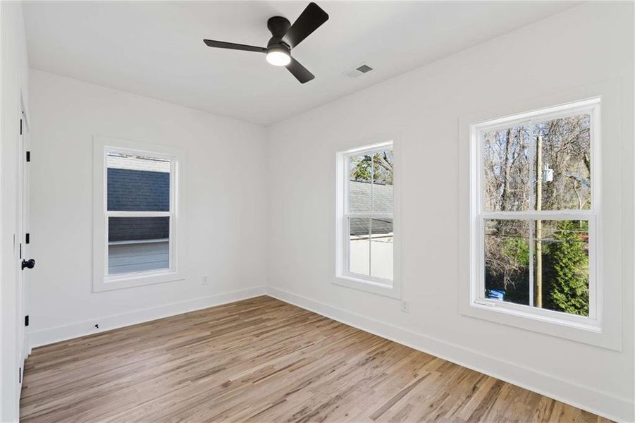 Spacious, unfurnished interior of a new home in , Atlanta (Image 40).