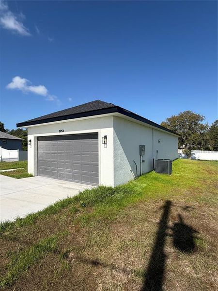 Front exterior of a new home in , Ocala, FL, highlighting curb appeal (Image 16).
