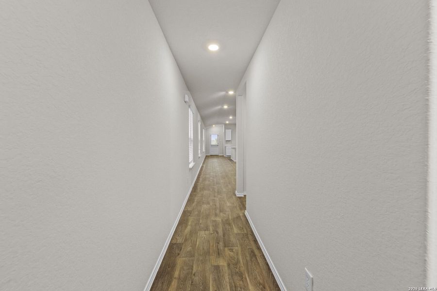 Spacious, unfurnished interior of a new home in Stonehill, San Antonio (Image 17).