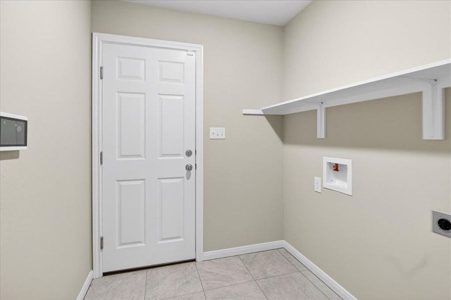 Spacious, unfurnished interior of a new home in , Robinson (Image 32).