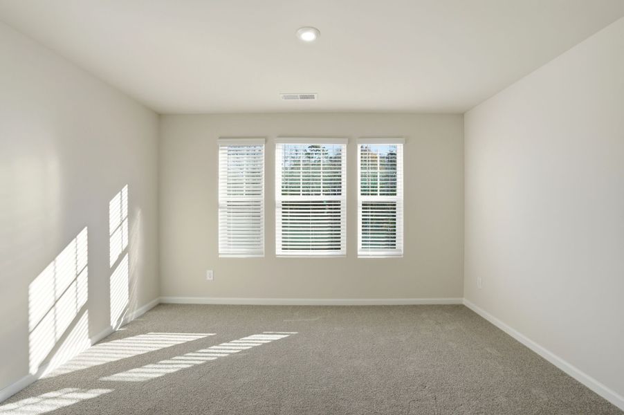 Spacious, unfurnished interior of a new home in Hedgecliff Townes, Kannapolis (Image 20).
