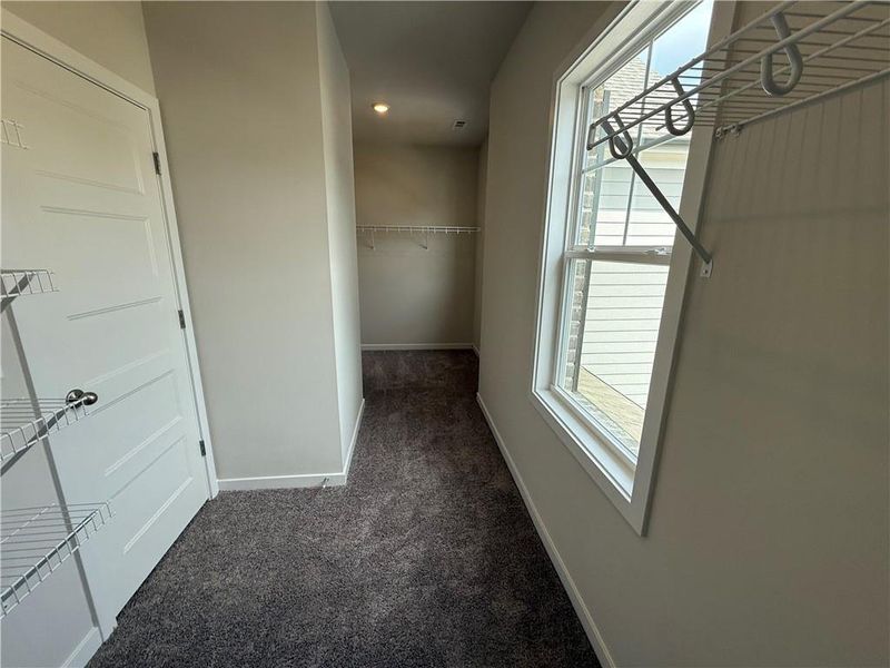 Spacious, unfurnished interior of a new home in Ponderosa Farms Estates, Gainesville (Image 18).