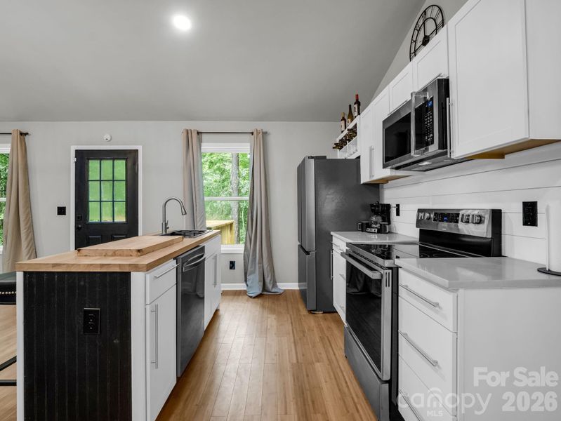 257 Roadrunner Circle Lake Lure NC 28746-16