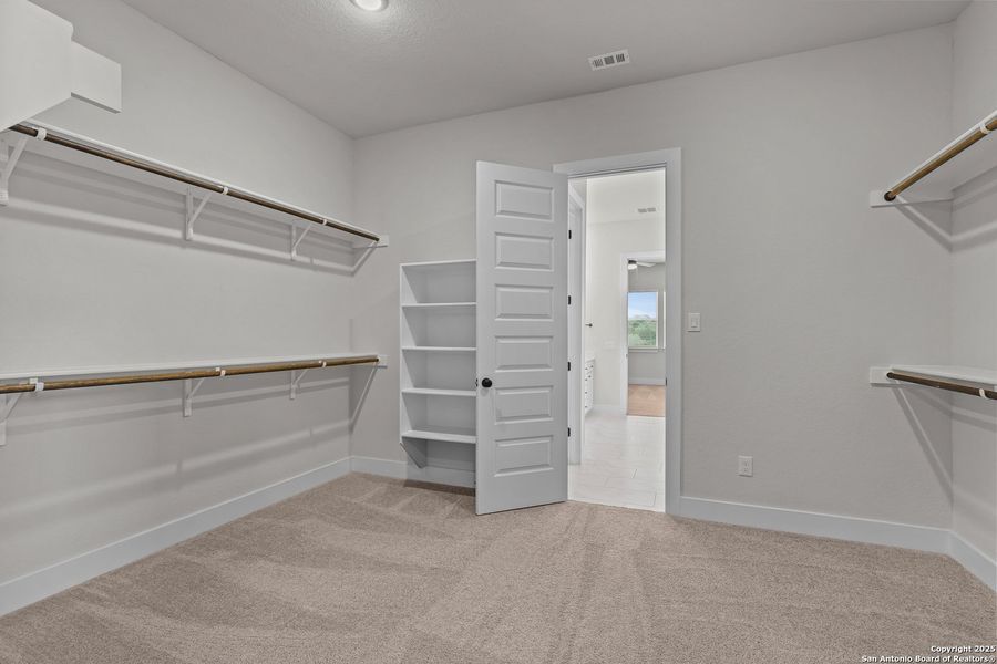 Spacious, unfurnished interior of a new home in Homestead, Schertz (Image 17).