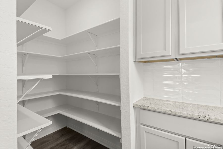 Furnished interior view inside a new home in Homestead, Schertz (Image 9).
