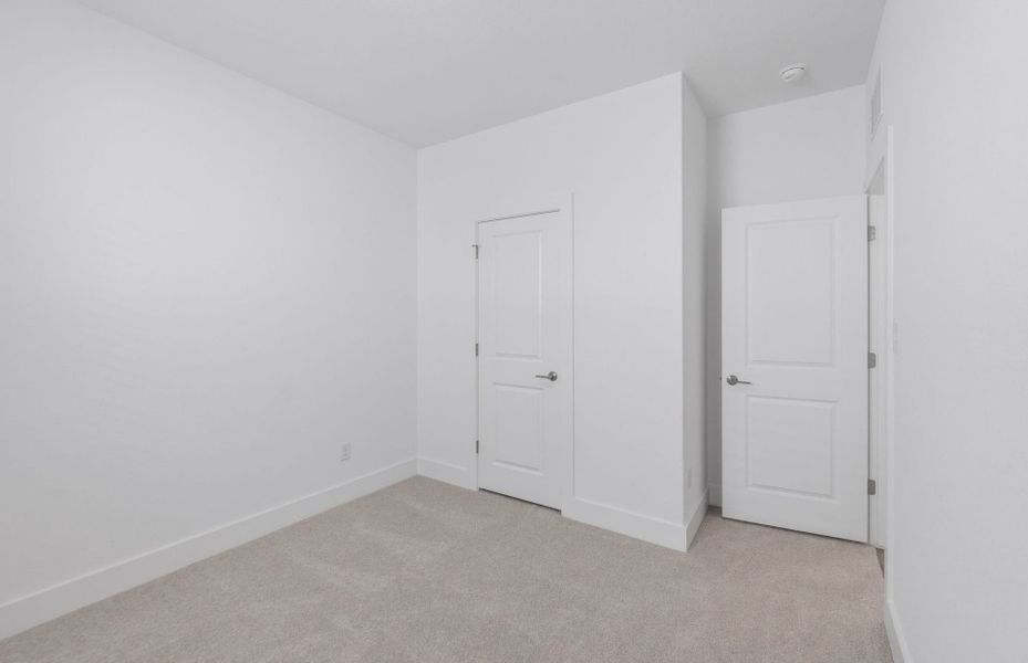 Spacious, unfurnished interior of a new home in Saddleback at Santa Rita Ranch, Liberty Hill (Image 33).
