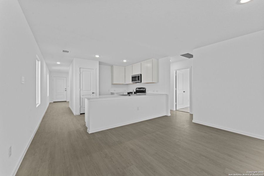 Spacious, unfurnished interior of a new home in , New Braunfels (Image 15).