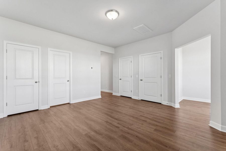 Spacious, unfurnished interior of a new home in , Summerville (Image 25).