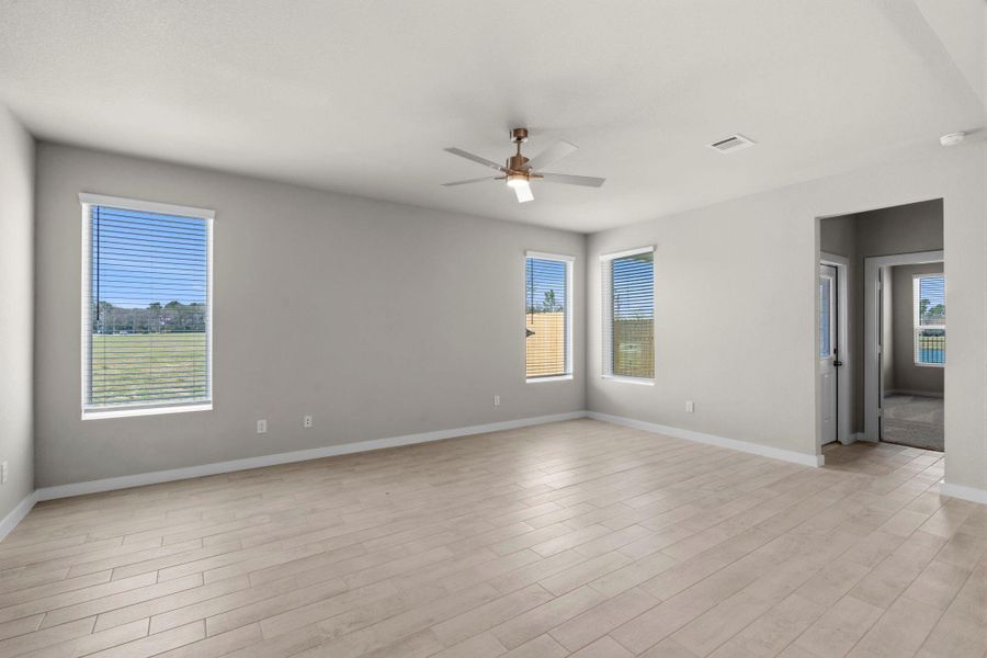 Spacious, unfurnished interior of a new home in Cypresswood Landing, Humble (Image 15).