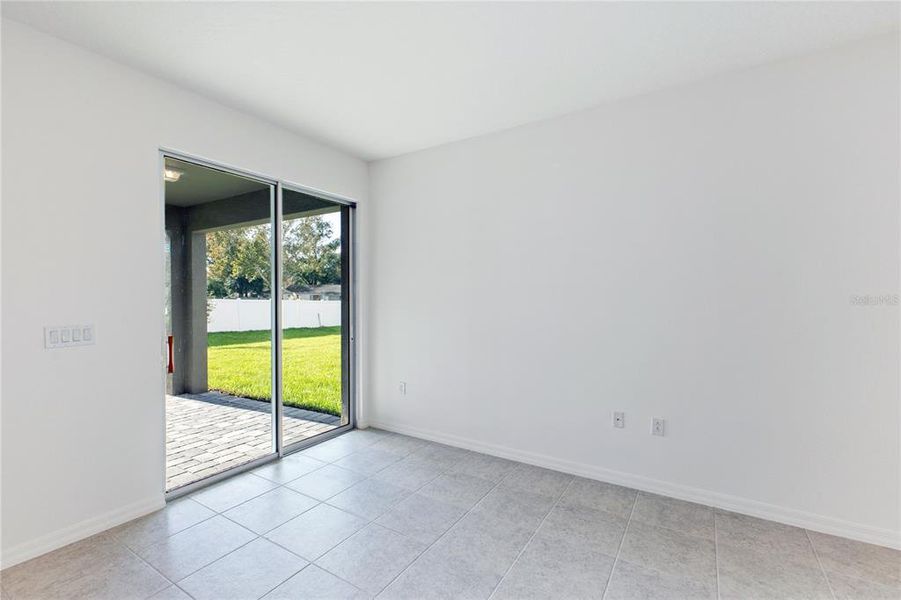 Spacious, unfurnished interior of a new home in Mirror Lake Village, Fruitland Park (Image 18).