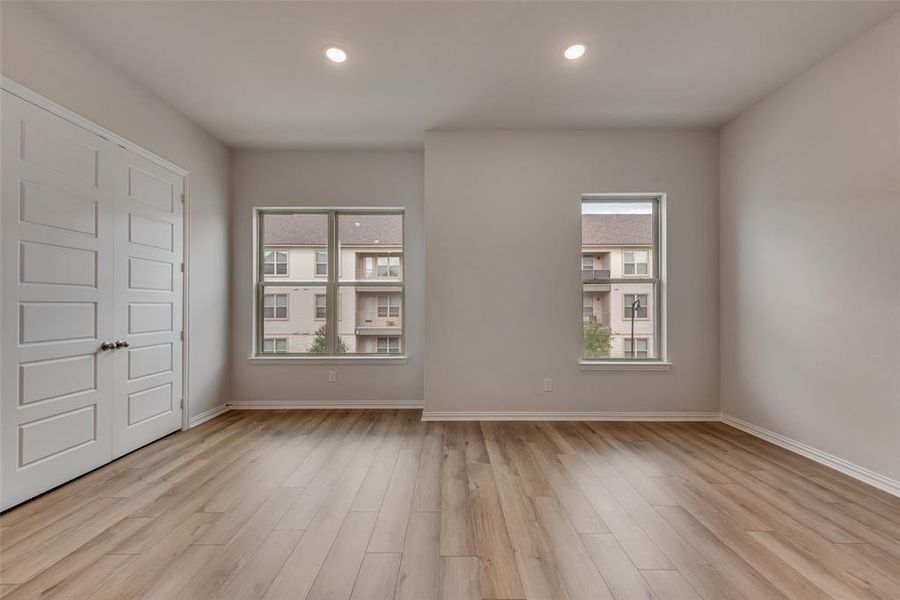 Spacious, unfurnished interior of a new home in City Point, North Richland Hills (Image 25).