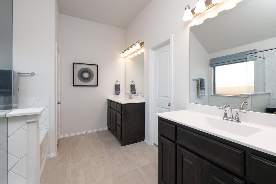 Primary Bathroom | Concept 1912 at Chisholm Hills in Cleburne, TX by Landsea Homes