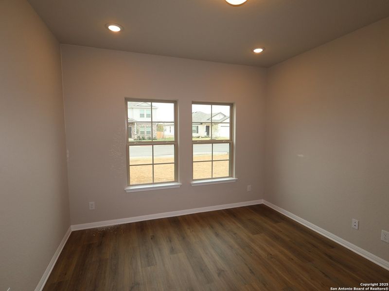 Spacious, unfurnished interior of a new home in Cinco Lakes, San Antonio (Image 25). Spacious, unfurnished interior of a new home in Cinco Lakes, San Antonio (Image 25).