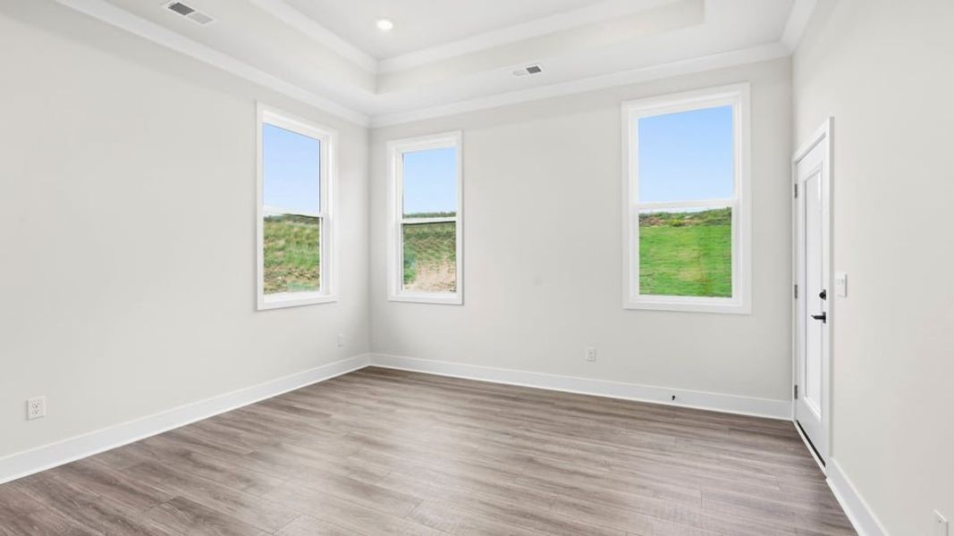 Spacious, unfurnished interior of a new home in Sycamore Cove, Woodruff (Image 33).