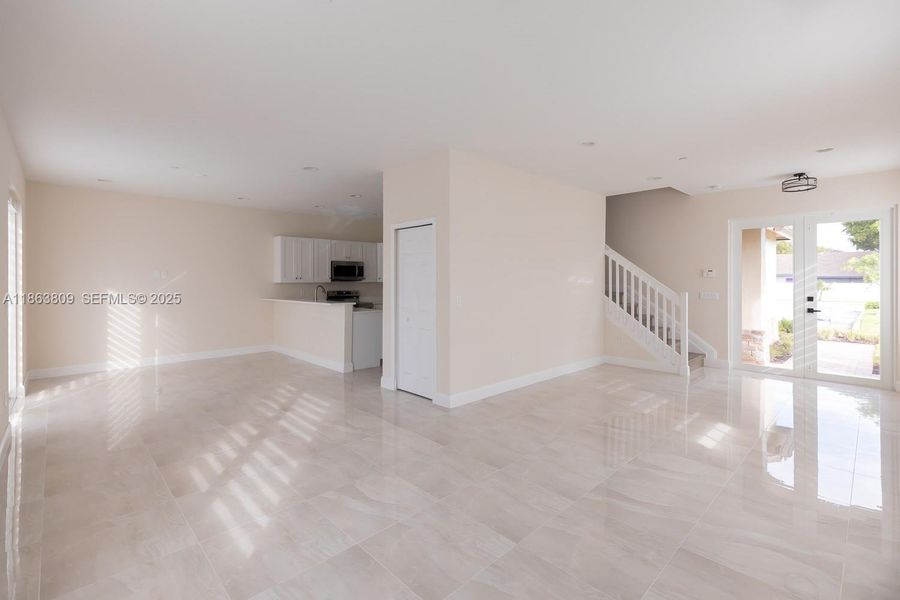 Spacious, unfurnished interior of a new home in , Tamarac (Image 54).