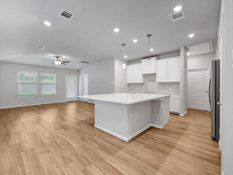 Photo is not of the actual home, but is an inspirational photo of builder’s model home and may depict options, furnishings, and/or decorator features that are not included Photo is not of the actual home, but is an inspirational photo of builder’s model home and may depict options, furnishings, and/or decorator features that are not included