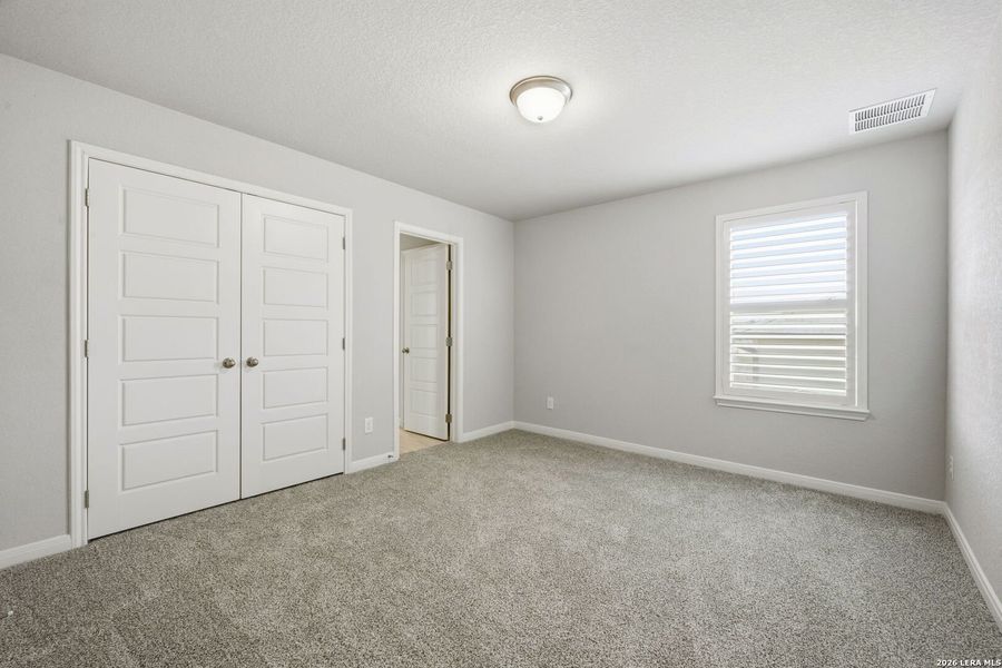 Spacious, unfurnished interior of a new home in Fox Falls, Boerne (Image 24).