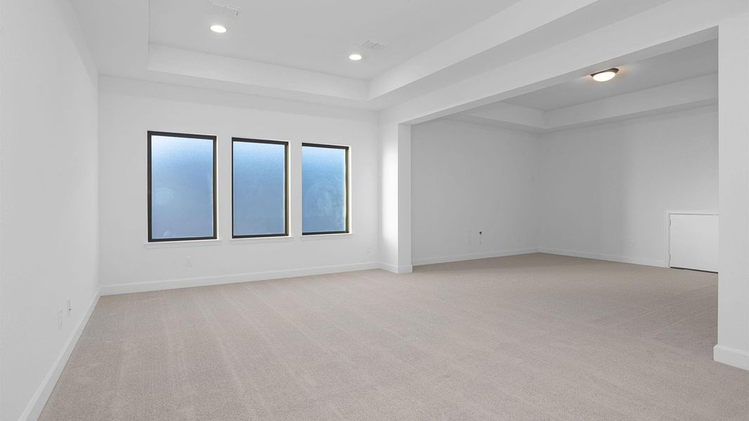 Spacious, unfurnished interior of a new home in Valencia, Manvel (Image 12).