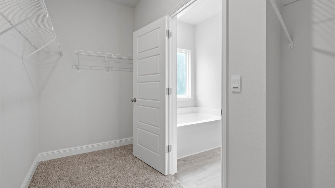 Spacious, unfurnished interior of a new home in Greystone, Crawfordville (Image 32).