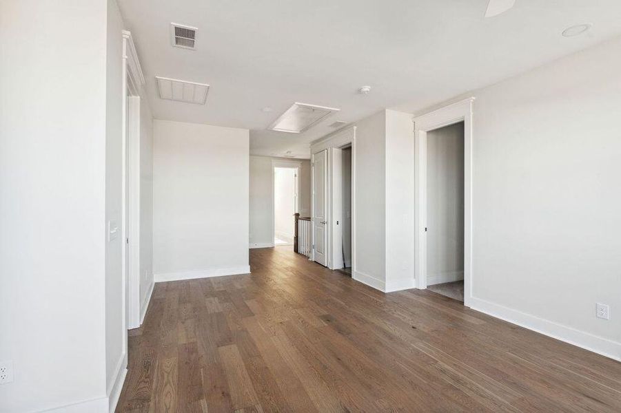 Spacious, unfurnished interior of a new home in Kings River Preserve, Hollywood (Image 22). Spacious, unfurnished interior of a new home in Kings River Preserve, Hollywood (Image 22).