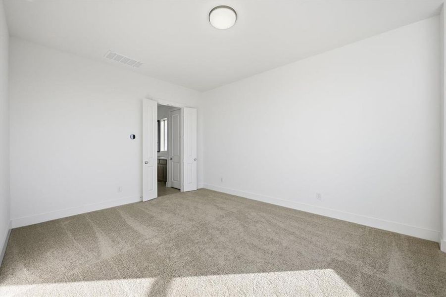 Spacious, unfurnished interior of a new home in Cambridge Crossing, Celina (Image 17).