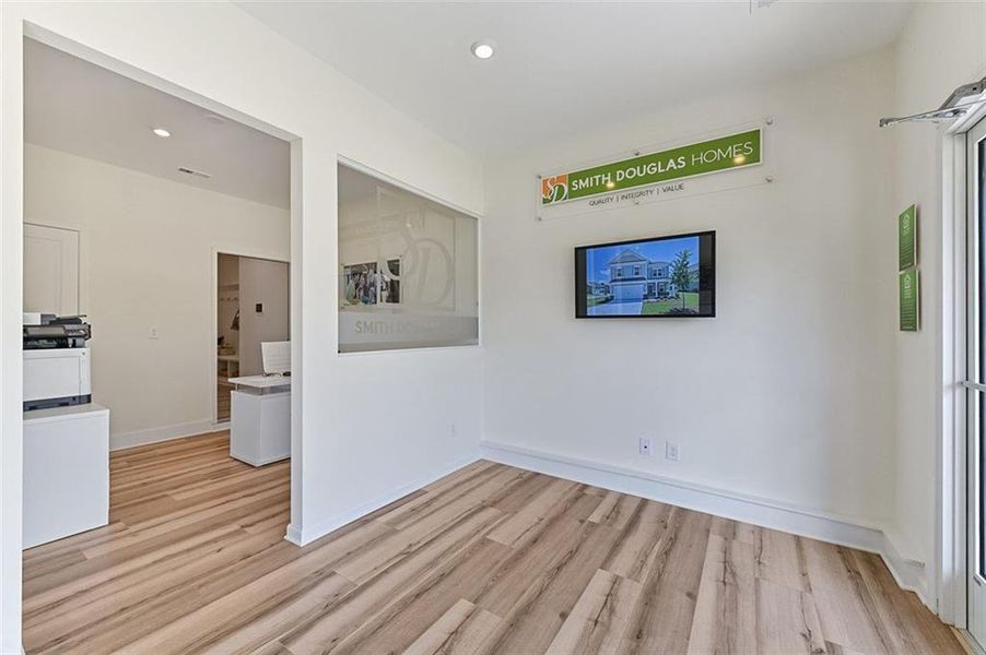 Spacious, unfurnished interior of a new home in Sagebrook, Powder Springs (Image 19).