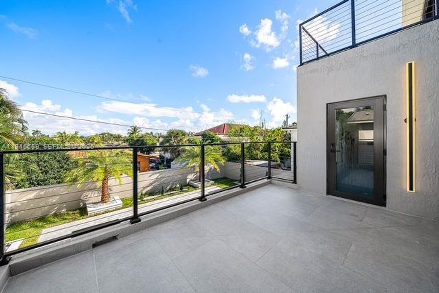 Exterior details and patio area of a home in , Pompano Beach (Image 27). Exterior details and patio area of a home in , Pompano Beach (Image 27).